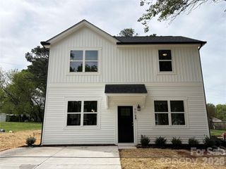 608 E Boston Avenue, Bessemer City, NC 28016