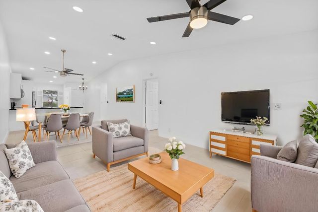 8888 Sunscape Lane, Boca Raton, FL 33496