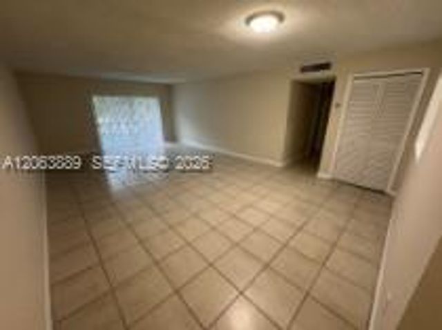 8481 Springtree Drive 303B, Sunrise, FL 33351