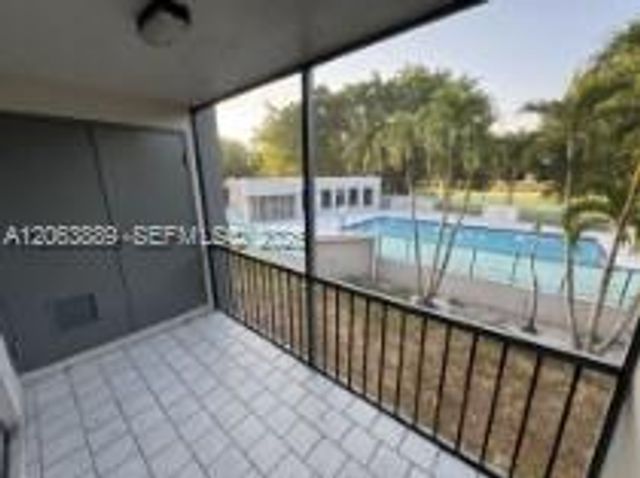 8481 Springtree Drive 303B, Sunrise, FL 33351