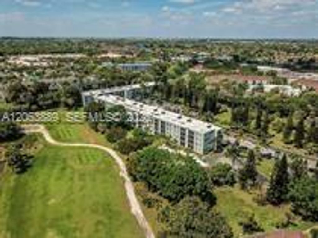 8481 Springtree Drive 303B, Sunrise, FL 33351