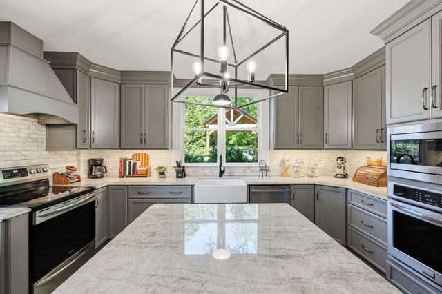 755 Delaney Ferry Road, Versailles, KY 40383