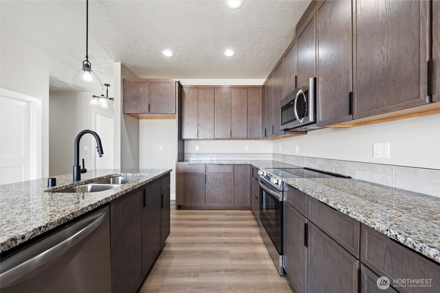 4308 W Surf Scoter Street, Moses Lake, WA 98837