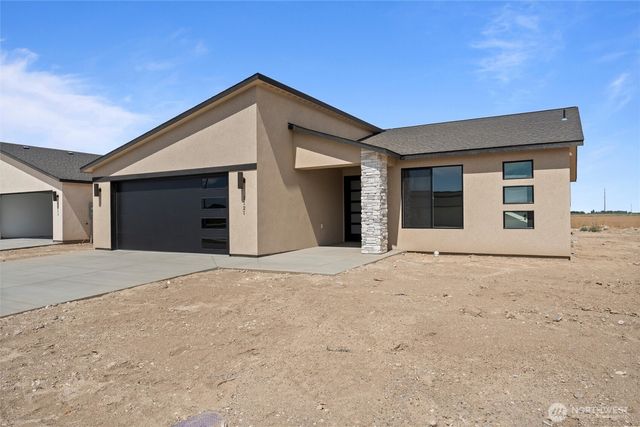 4308 W Surf Scoter Street, Moses Lake, WA 98837