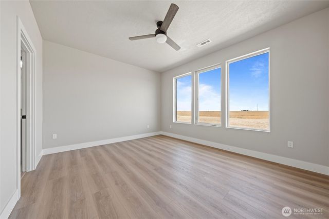 4308 W Surf Scoter Street, Moses Lake, WA 98837