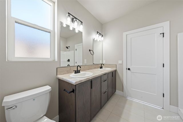 4308 W Surf Scoter Street, Moses Lake, WA 98837