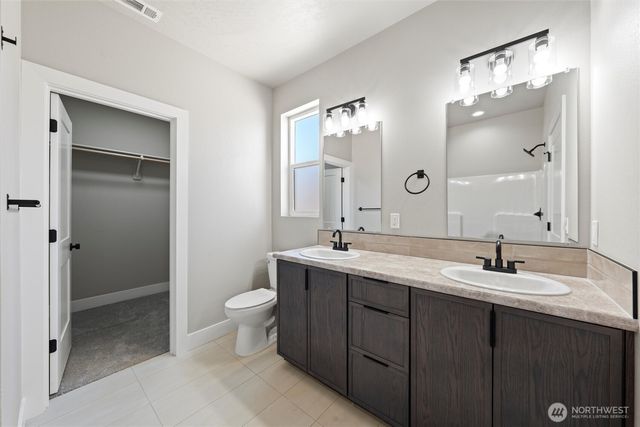 4308 W Surf Scoter Street, Moses Lake, WA 98837