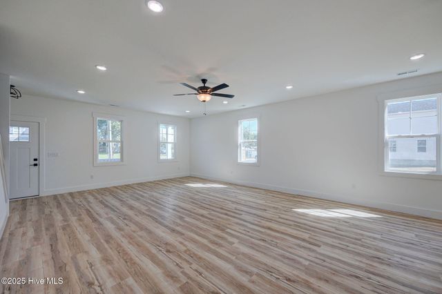 205 W Williams Street, Saint Helena, NC 28425