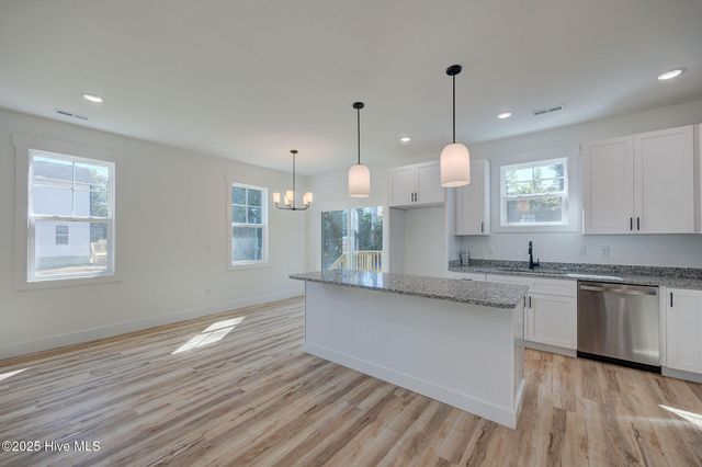 205 W Williams Street, Saint Helena, NC 28425