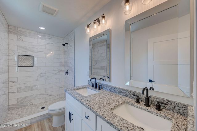 205 W Williams Street, Saint Helena, NC 28425