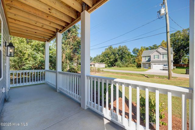 205 W Williams Street, Saint Helena, NC 28425