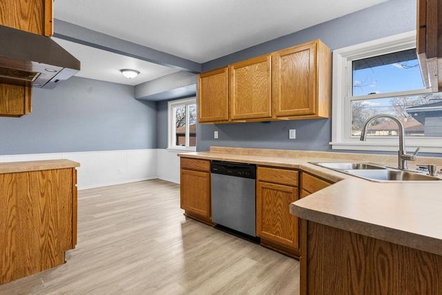 10500 W Rae AVENUE, Milwaukee, WI 53225