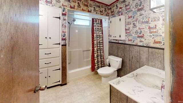 2123 Cass Avenue, Evansville, IN 47714