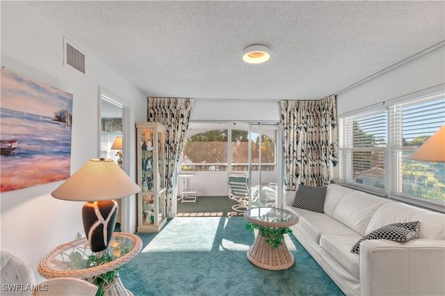 5 High Point CIR W 301, Naples, FL 34103