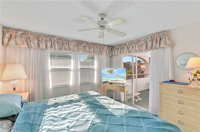 5 High Point CIR W 301, Naples, FL 34103