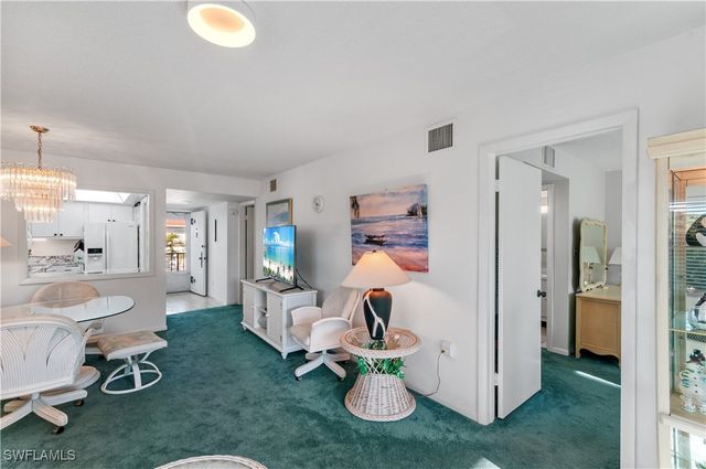 5 High Point CIR W 301, Naples, FL 34103