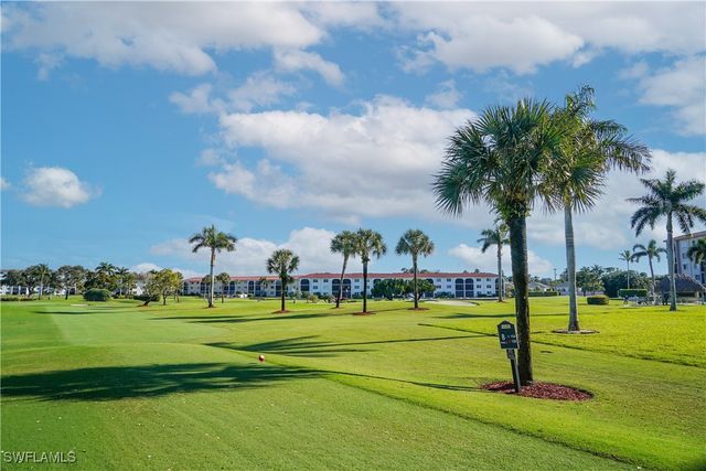 5 High Point CIR W 301, Naples, FL 34103