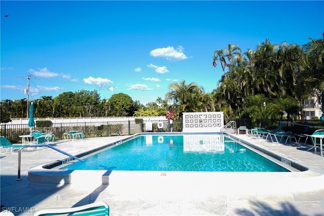 5 High Point CIR W 301, Naples, FL 34103