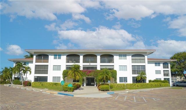 5 High Point CIR W 301, Naples, FL 34103