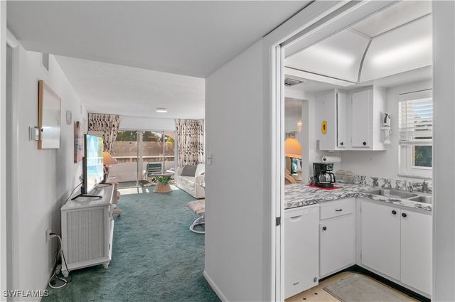 5 High Point CIR W 301, Naples, FL 34103