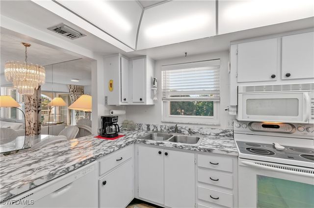 5 High Point CIR W 301, Naples, FL 34103