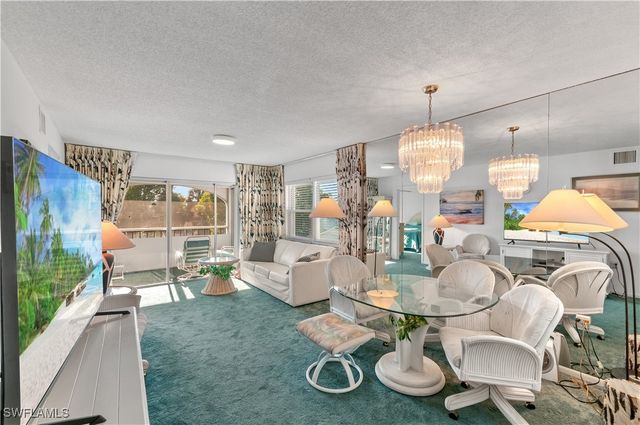 5 High Point CIR W 301, Naples, FL 34103