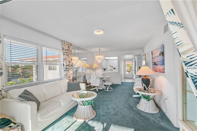 5 High Point CIR W 301, Naples, FL 34103