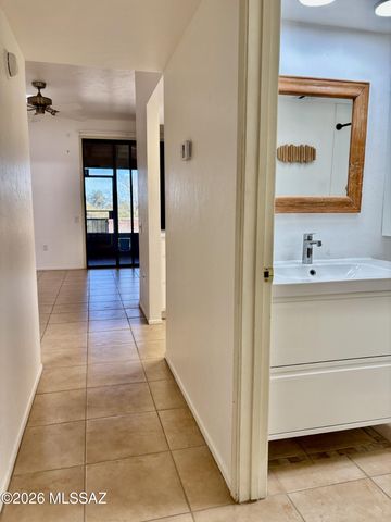 1364 W Desert Hills Drive, Green Valley, AZ 85622