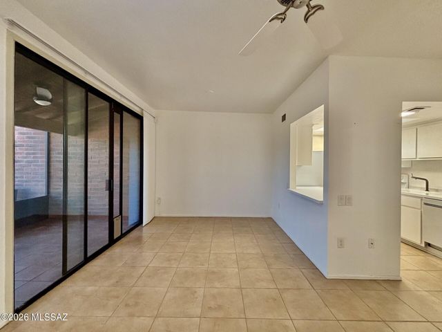 1364 W Desert Hills Drive, Green Valley, AZ 85622