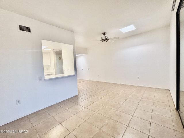 1364 W Desert Hills Drive, Green Valley, AZ 85622