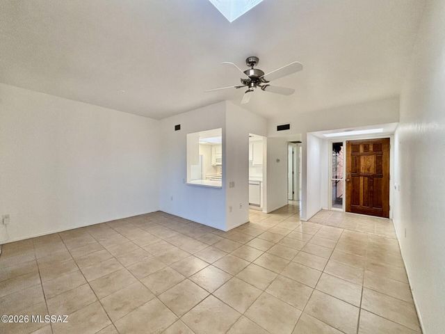 1364 W Desert Hills Drive, Green Valley, AZ 85622