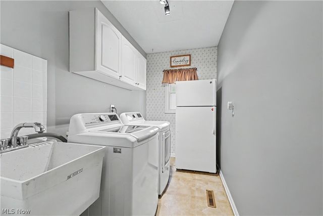 3890 Sanford Drive, Parma, OH 44134