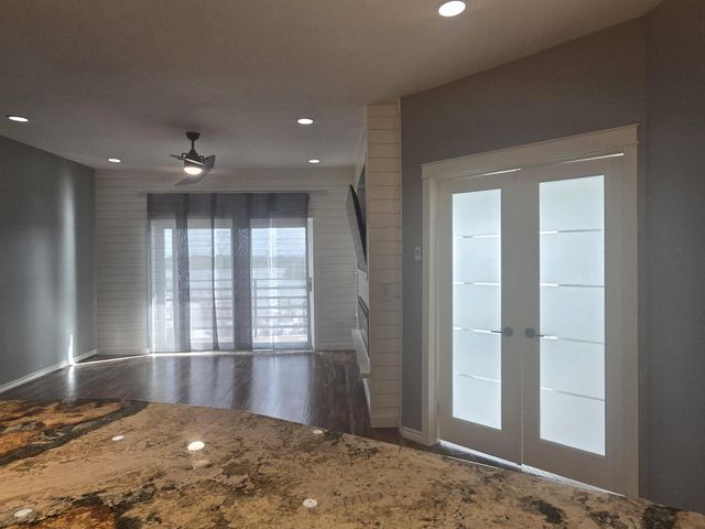 793 Davis Road 301, League City, TX 77573