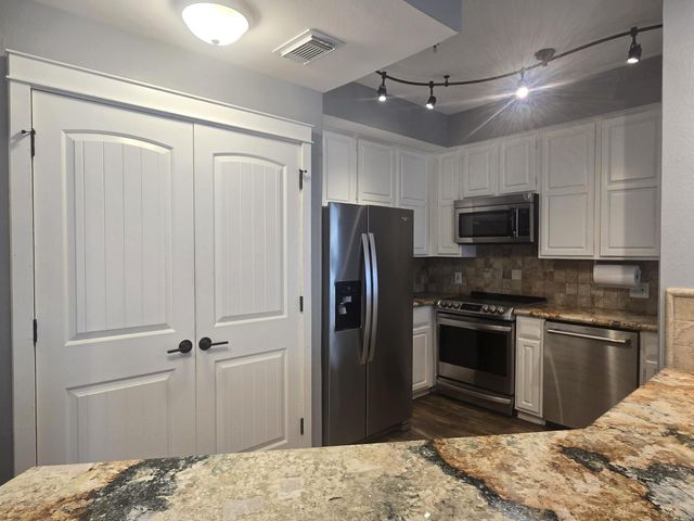 793 Davis Road 301, League City, TX 77573