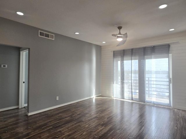 793 Davis Road 301, League City, TX 77573