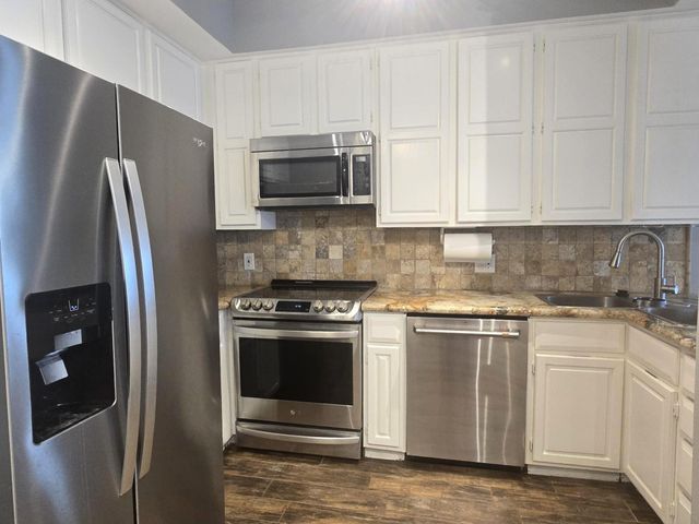 793 Davis Road 301, League City, TX 77573