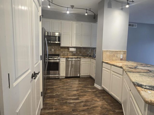 793 Davis Road 301, League City, TX 77573