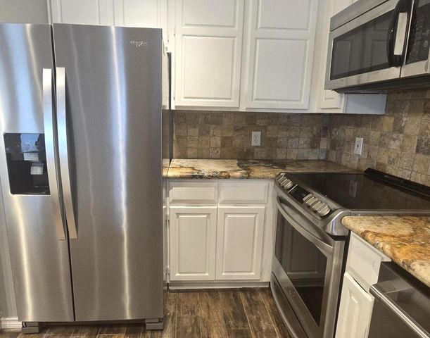 793 Davis Road 301, League City, TX 77573