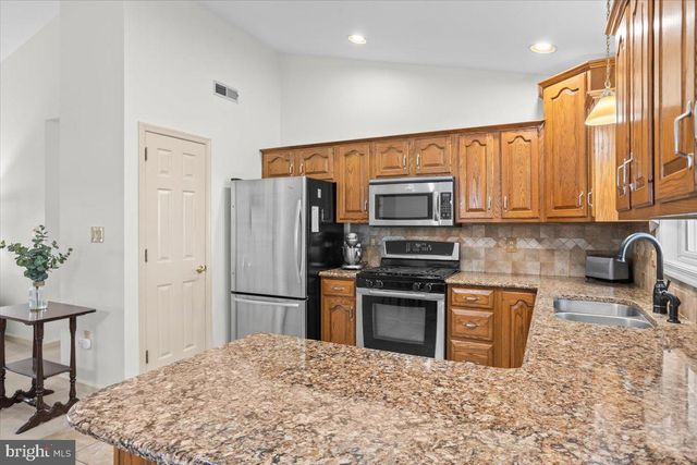 6 SPRINGHOUSE DR, Myerstown, PA 17067