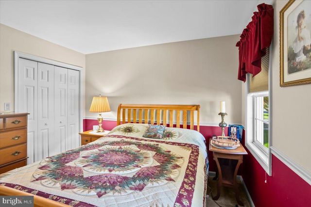 6 SPRINGHOUSE DR, Myerstown, PA 17067