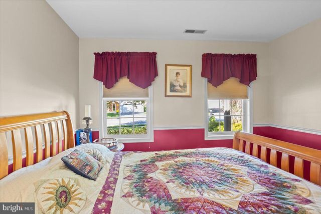 6 SPRINGHOUSE DR, Myerstown, PA 17067