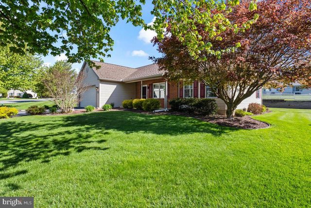 6 SPRINGHOUSE DR, Myerstown, PA 17067