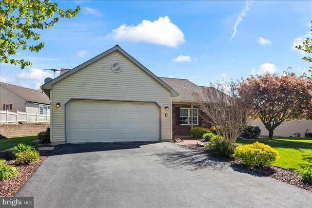 6 SPRINGHOUSE DR, Myerstown, PA 17067