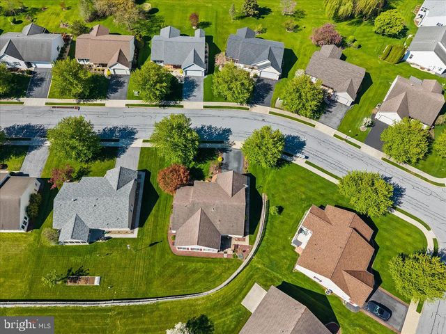 6 SPRINGHOUSE DR, Myerstown, PA 17067