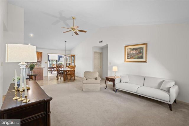 6 SPRINGHOUSE DR, Myerstown, PA 17067