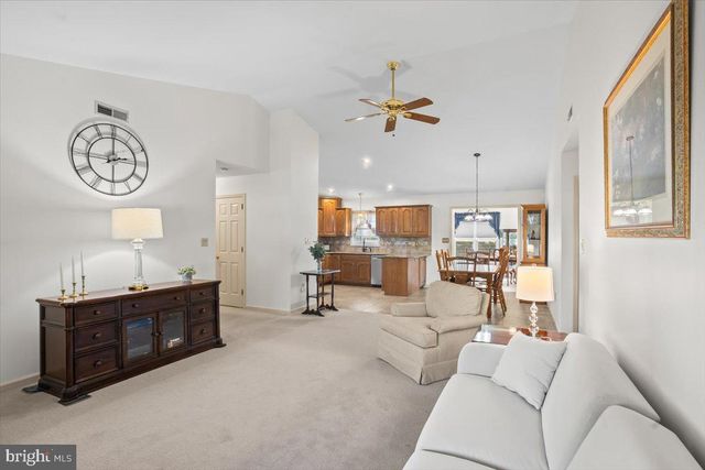 6 SPRINGHOUSE DR, Myerstown, PA 17067