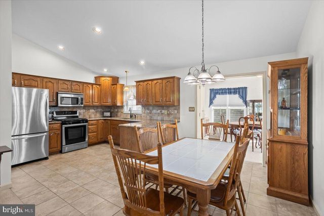 6 SPRINGHOUSE DR, Myerstown, PA 17067