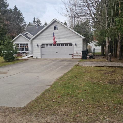9138 White Pine Drive, Morton Twp, MI 49346