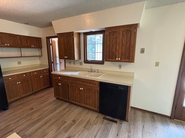 603 Lakeside Court, Girard, KS 66743