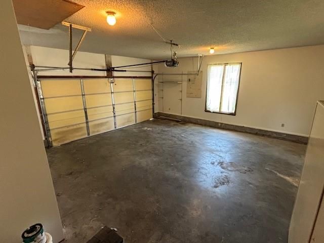 603 Lakeside Court, Girard, KS 66743